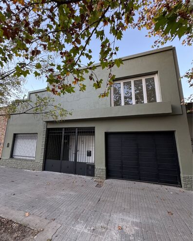 Casa sobre Avenida